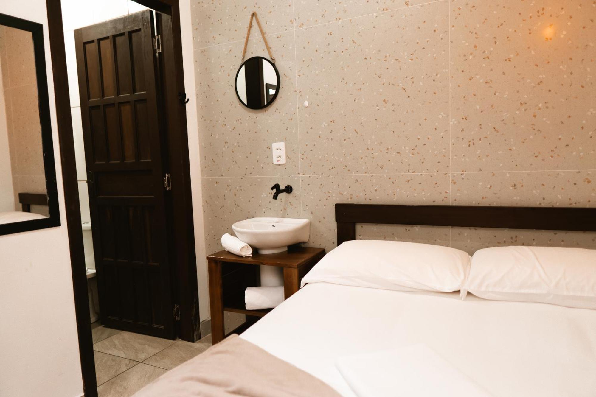 Babitonga Hostel - 100M Da Prainha Сан-Франсиску-ду-Сул Экстерьер фото